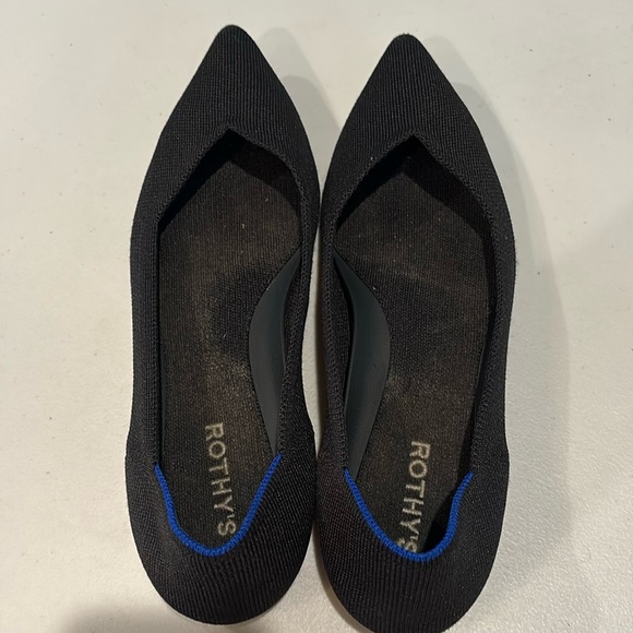 Rothy's Shoes - Rothy’s ‘the point’ in black. Flats. Shoes. Size 11